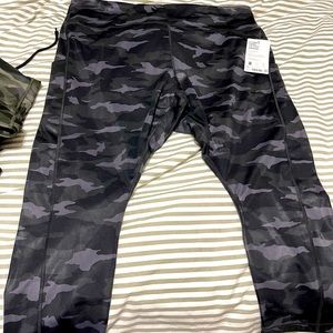 Athleta Grey Ultimate Camo 7/8 tight size 3X